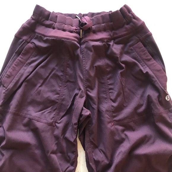 Lululemon Studio Crop No Liner - Picture 3 of 5